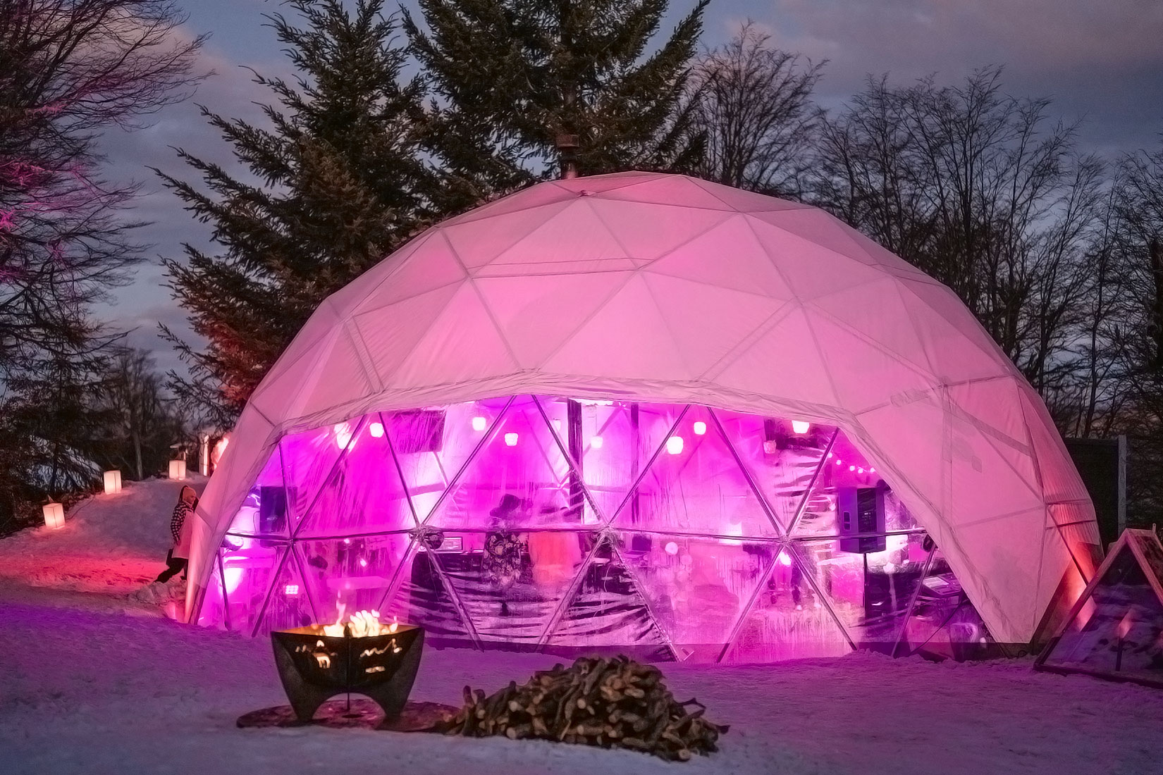 02 lanzamiento marca Franui pink fiesta evento dupla planners patagonia argentina bariloche