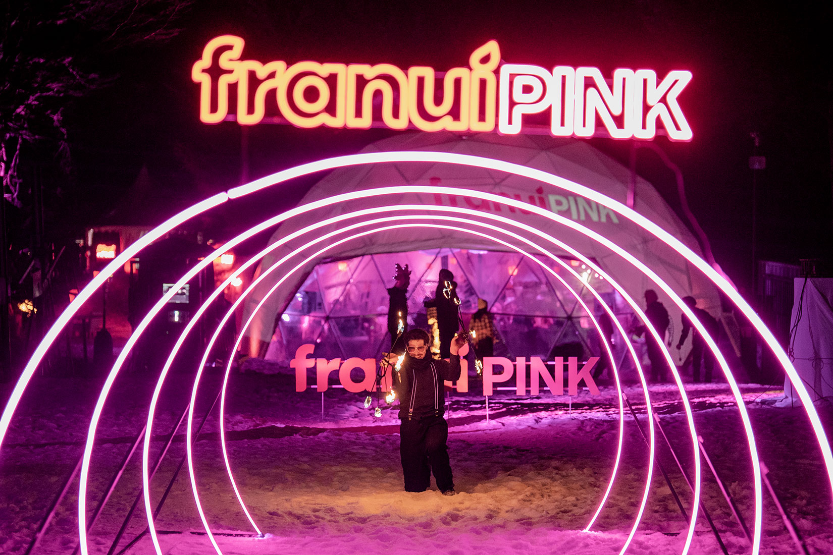 11 lanzamiento marca Franui pink fiesta evento dupla planners patagonia argentina bariloche