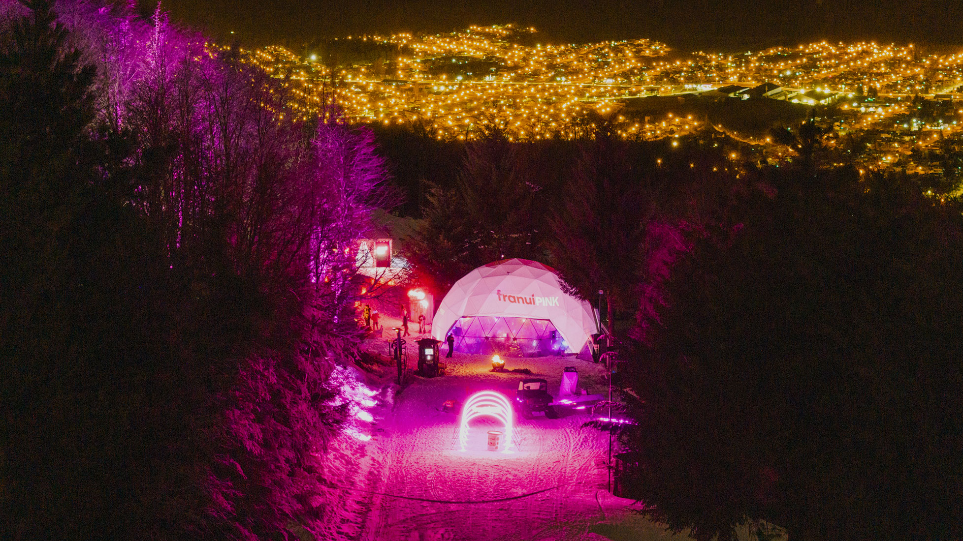 22 lanzamiento marca Franui pink fiesta evento dupla planners patagonia argentina bariloche